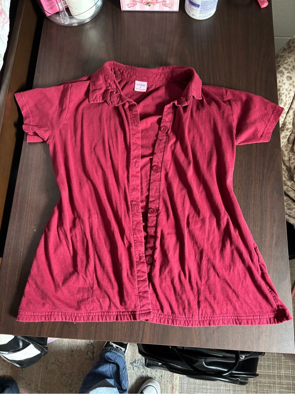 Cotton Short-Sleeve Button-Down Shirt in Deep Red